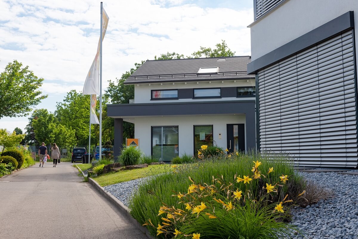 Ulmer Hausbau Center: Die große Musterhausausstellung in Süddeutschland, gleich an der Ulm-Messe Ihr Traumhaus erleben. Mi-So 12-17 Uhr, Eintritt frei. 